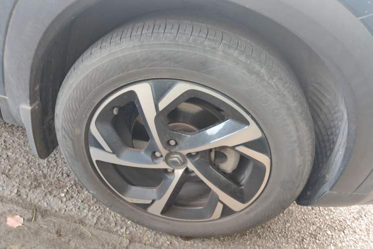 Used Citroen C5 AIRCROSS 2017 350THP Fashion Edition Right Front Wheel Hub