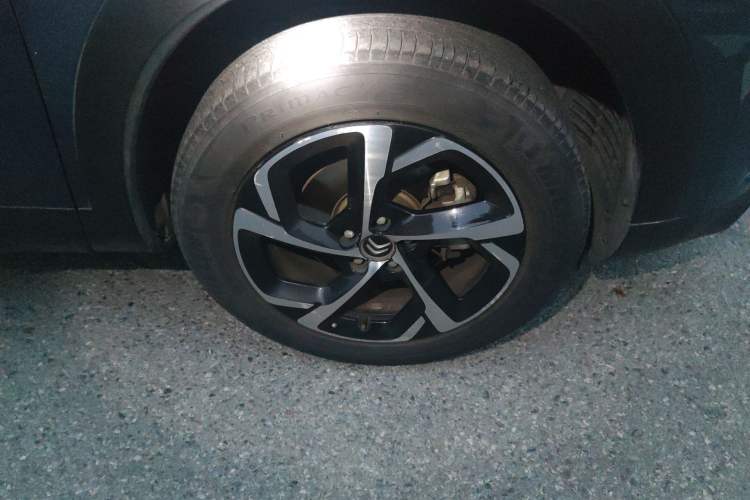 Used Citroen C5 AIRCROSS 2017 350THP Fashion Edition Right Front Wheel Hub