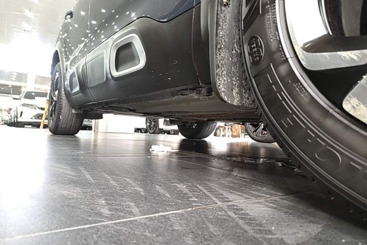 Used Citroen C5 AIRCROSS 2017 350THP Fashion Edition Right Side Sill