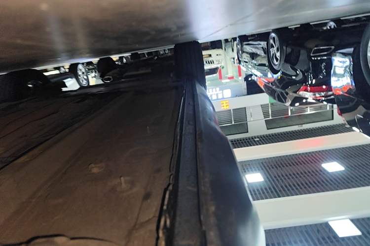Used Citroen C5 AIRCROSS 2017 350THP Fashion Edition Right Side Sill