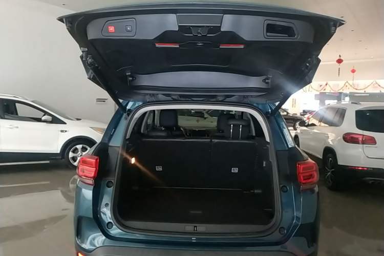 Used Citroen C5 AIRCROSS 2017 380THP Luxury Model Trunk