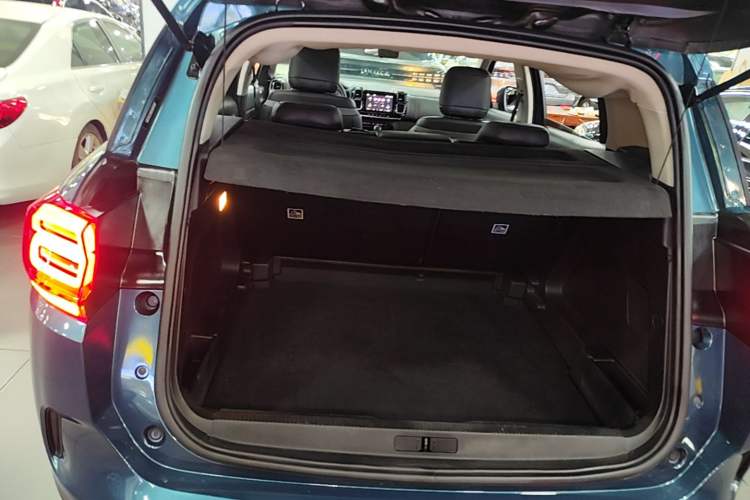 Used Citroen C5 AIRCROSS 2017 350THP Fashion Edition Trunk