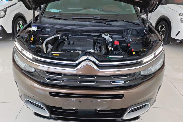 Used Citroen C5 AIRCROSS 2017 380THP Luxury Model Engine Bay