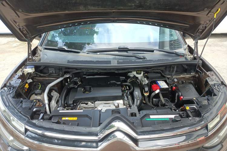 Used Citroen C5 AIRCROSS 2017 380THP Fashion Edition Engine Bay