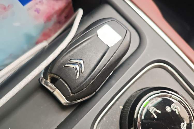 Used Citroen C5 AIRCROSS 2017 380THP Luxury Model Interior 1