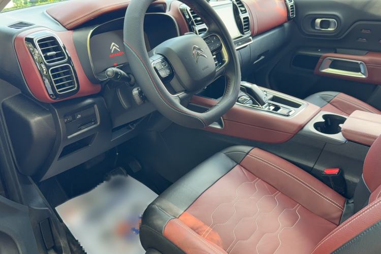 Used Citroen C5 AIRCROSS 2017 380THP Luxury Model Interior 1