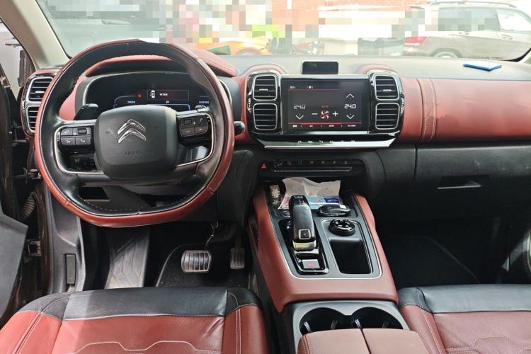 Used Citroen C5 AIRCROSS 2017 380THP Luxury Model Interior 2