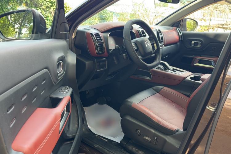 Used Citroen C5 AIRCROSS 2017 380THP Luxury Model Interior 5