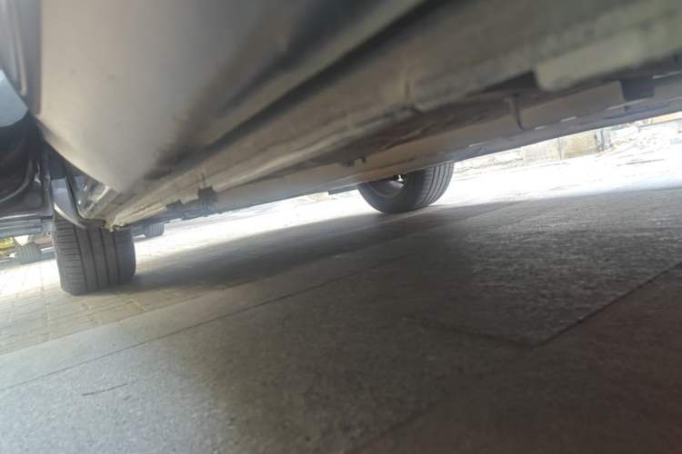 Used Citroen C5 AIRCROSS 2017 380THP Flagship Edition Left Side Sill