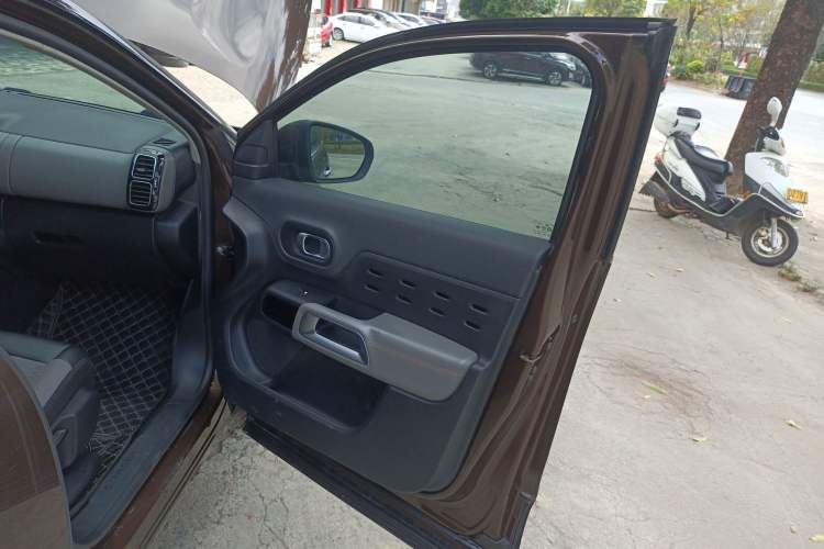 Used Citroen C5 AIRCROSS 2017 380THP Fashion Edition Right Front Door Interior