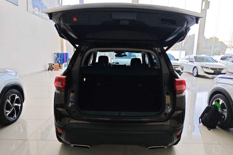 Used Citroen C5 AIRCROSS 2017 380THP Luxury Model Trunk