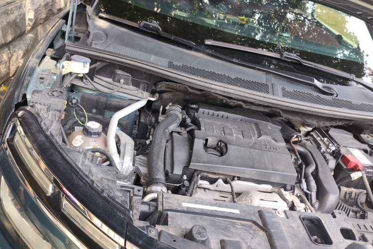 Used Citroen C5 AIRCROSS 2017 380THP Luxury Model Engine Bay Right