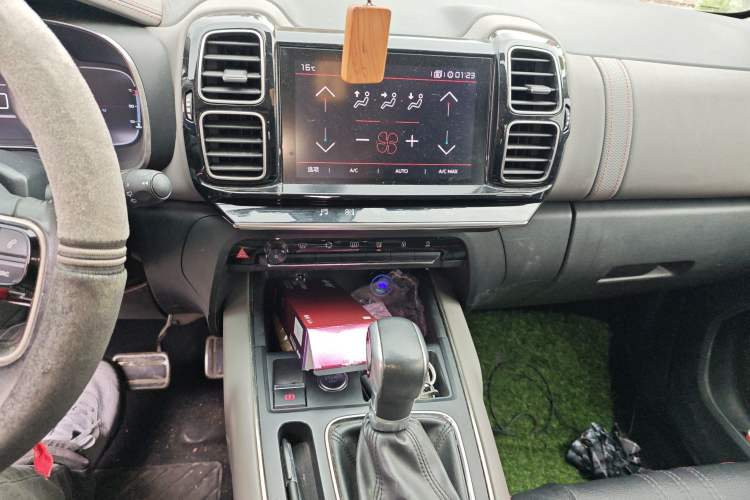 Used Citroen C5 AIRCROSS 2017 350THP Fashion Edition Audio And AC Panel