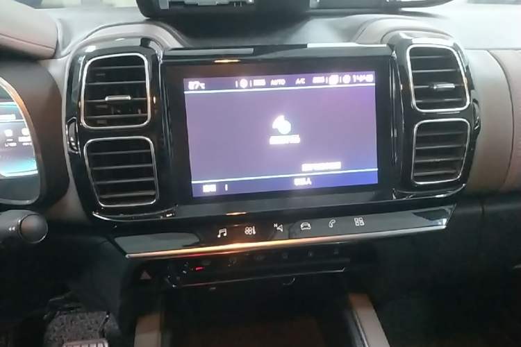 Used Citroen C5 AIRCROSS 2017 350THP Fashion Edition Audio And AC Panel