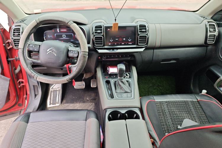 Used Citroen C5 AIRCROSS 2017 350THP Fashion Edition Center Console