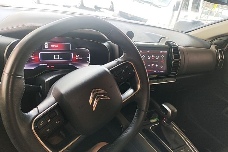 Used Citroen C5 AIRCROSS 2017 350THP Fashion Edition Center Console