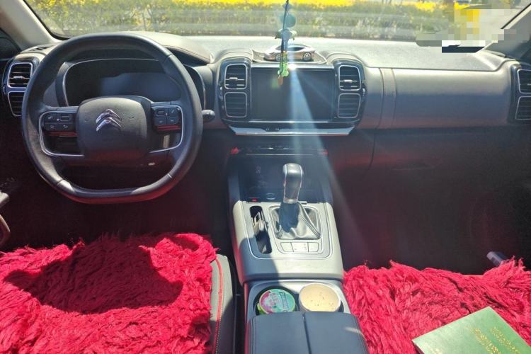Used Citroen C5 AIRCROSS 2017 350THP Fashion Edition Center Console