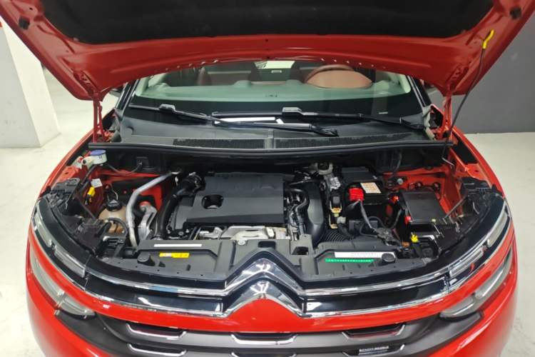 Used Citroen C5 AIRCROSS 2017 380THP Luxury Model Engine Bay