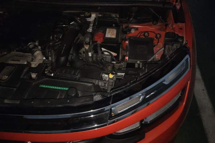Used Citroen C5 AIRCROSS 2017 350THP Fashion Edition Engine Bay Left
