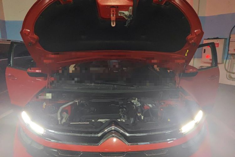 Used Citroen C5 AIRCROSS 2017 380THP Luxury Model Engine Bay