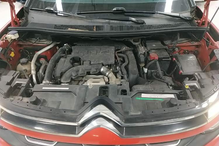 Used Citroen C5 AIRCROSS 2017 350THP Fashion Edition Engine Bay