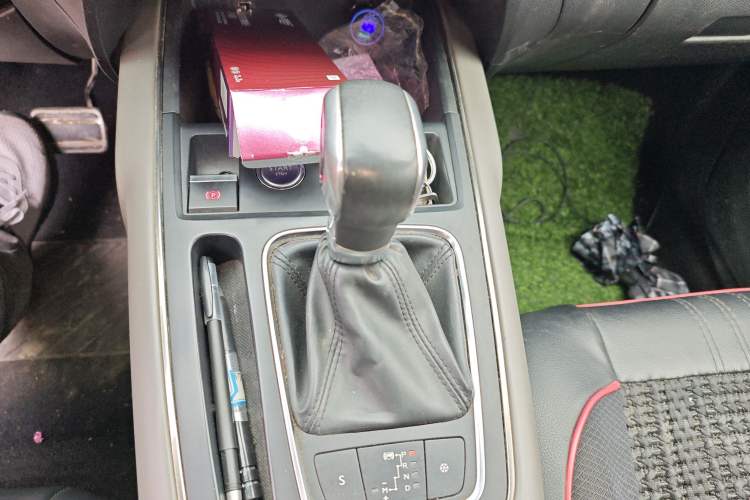 Used Citroen C5 AIRCROSS 2017 350THP Fashion Edition Gear Lever