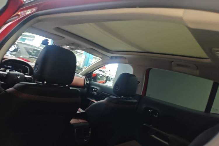 Used Citroen C5 AIRCROSS 2017 380THP Luxury Model Headliner