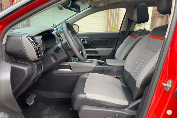 Used Citroen C5 AIRCROSS 2017 350THP Fashion Edition Interior 2