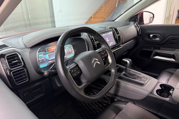 Used Citroen C5 AIRCROSS 2017 350THP Fashion Edition Interior 4