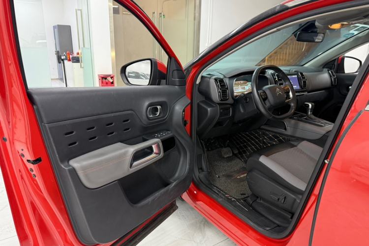 Used Citroen C5 AIRCROSS 2017 350THP Fashion Edition Interior 5