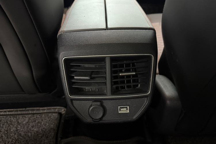 Used Citroen C5 AIRCROSS 2017 350THP Fashion Edition Interior 8