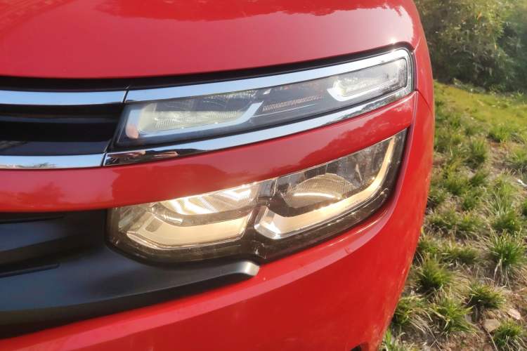 Used Citroen C5 AIRCROSS 2017 350THP Fashion Edition Left Front Headlight