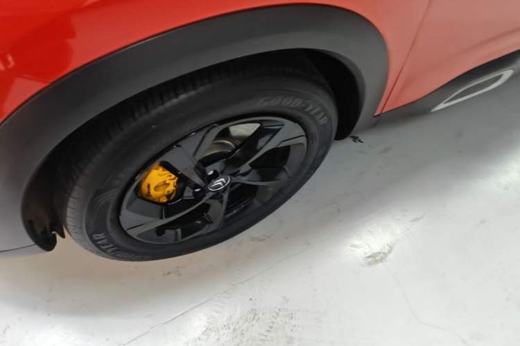 Used Citroen C5 AIRCROSS 2017 380THP Luxury Model Left Front Wheel Hub