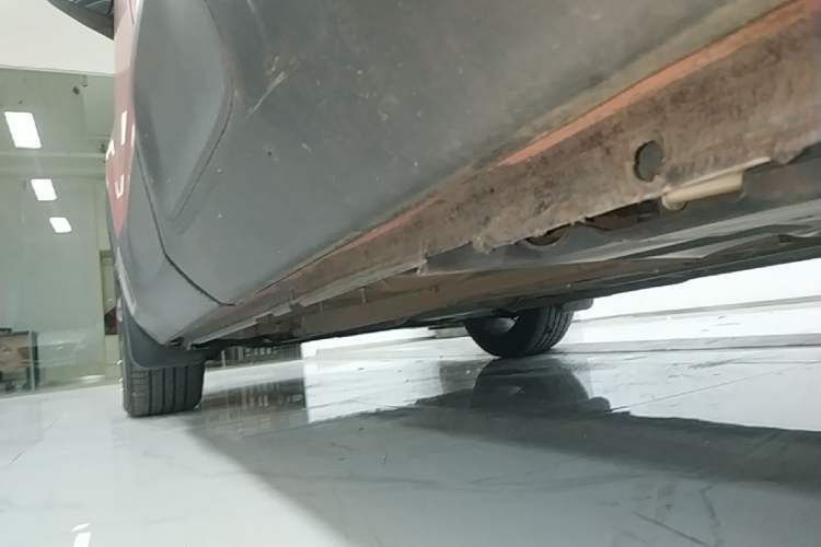 Used Citroen C5 AIRCROSS 2017 350THP Fashion Edition Left Side Sill