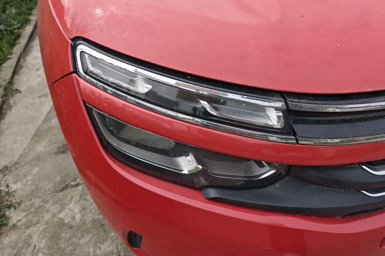 Used Citroen C5 AIRCROSS 2017 350THP Fashion Edition Right Front Headlight