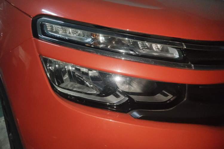 Used Citroen C5 AIRCROSS 2017 350THP Fashion Edition Right Front Headlight
