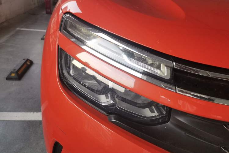Used Citroen C5 AIRCROSS 2017 350THP Fashion Edition Right Front Headlight
