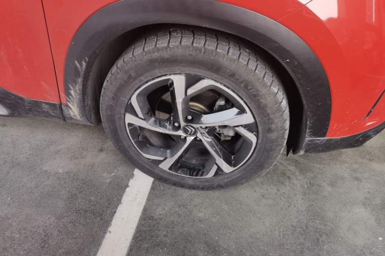 Used Citroen C5 AIRCROSS 2017 350THP Fashion Edition Right Front Wheel Hub