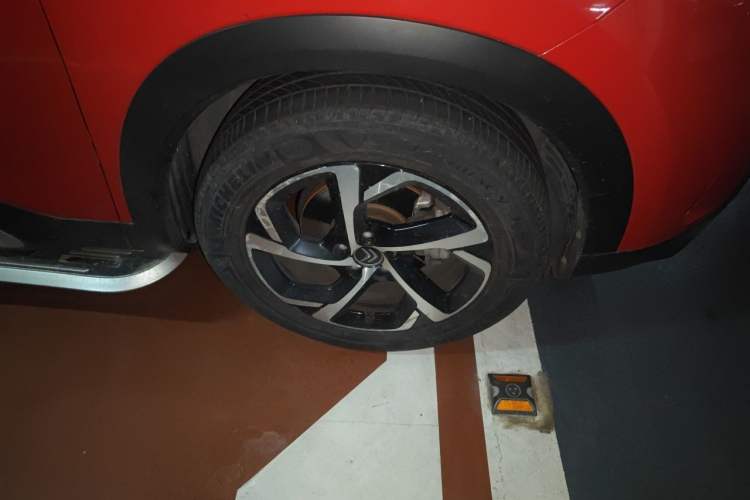Used Citroen C5 AIRCROSS 2017 350THP Fashion Edition Right Front Wheel Hub