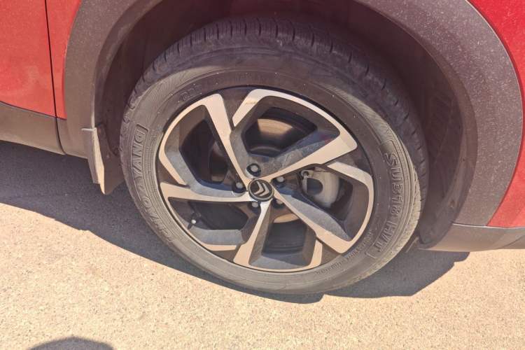 Used Citroen C5 AIRCROSS 2017 350THP Fashion Edition Right Front Wheel Hub