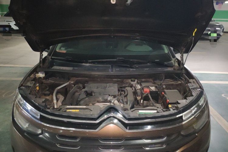 Used Citroen C5 AIRCROSS 2017 350THP Fashion Edition Engine Bay