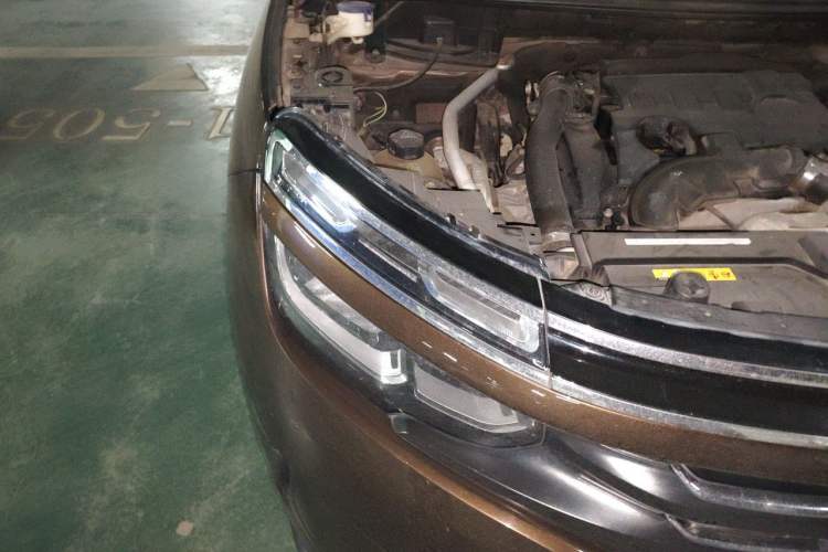 Used Citroen C5 AIRCROSS 2017 350THP Fashion Edition Engine Bay Right