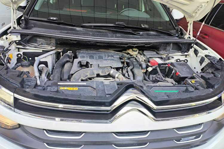 Used Citroen C5 AIRCROSS 2017 350THP Fashion Edition Engine Bay