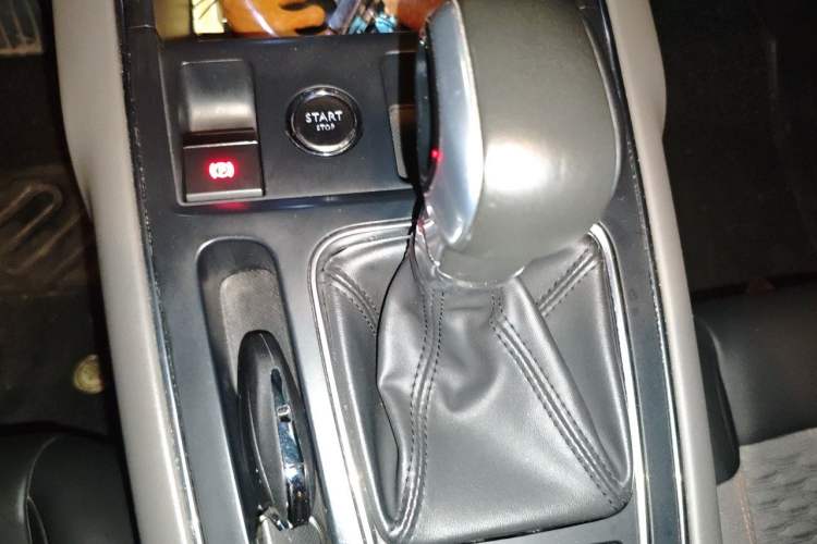 Used Citroen C5 AIRCROSS 2017 350THP Fashion Edition Gear Lever