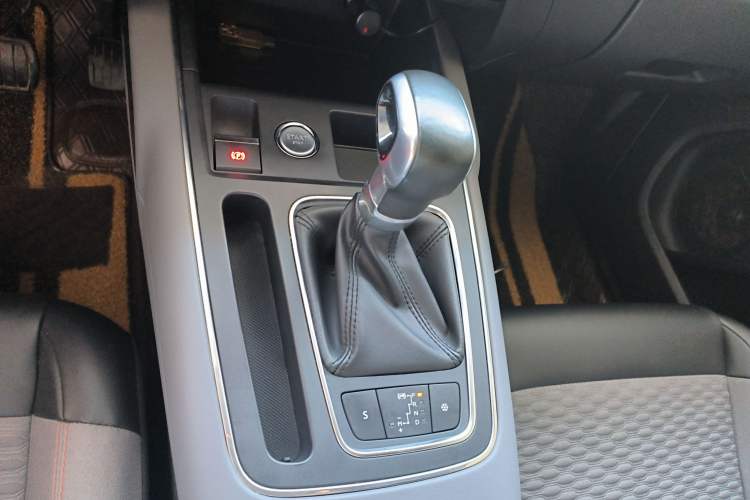 Used Citroen C5 AIRCROSS 2017 350THP Fashion Edition Gear Lever