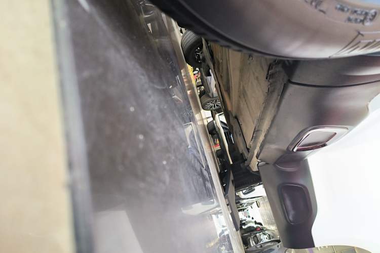 Used Citroen C5 AIRCROSS 2017 350THP Fashion Edition Left Side Sill
