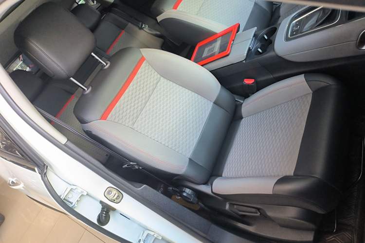 Used Citroen C5 AIRCROSS 2017 350THP Fashion Edition Right Front Seat