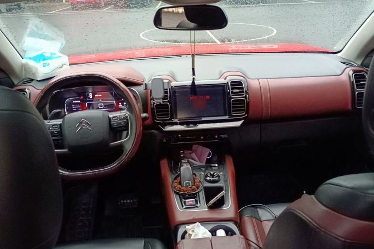 Used Citroen C5 AIRCROSS 2017 380THP Luxury Model Center Console