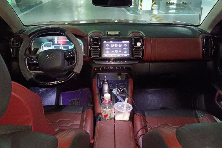 Used Citroen C5 AIRCROSS 2017 380THP Luxury Model Center Console