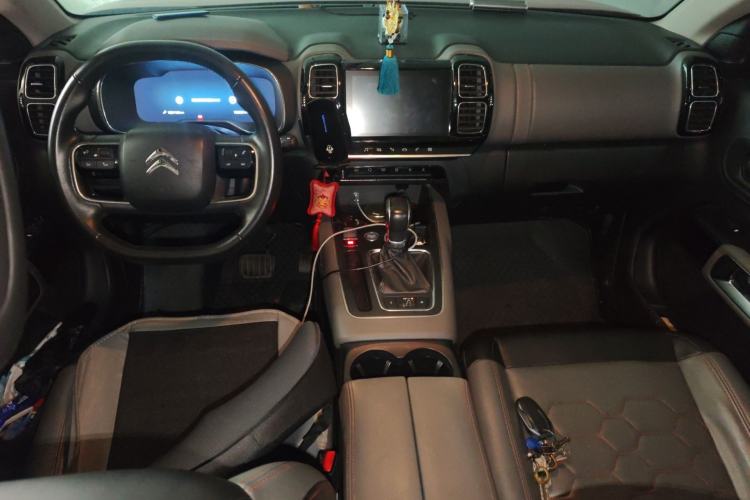Used Citroen C5 AIRCROSS 2017 350THP Fashion Edition Center Console